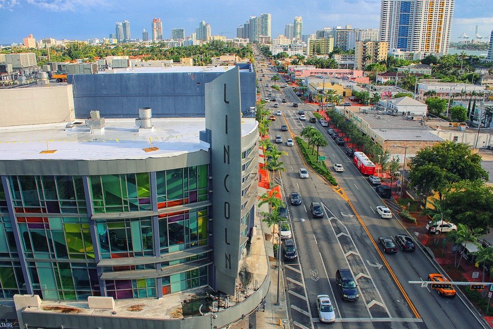Step into Luxury: Miami Beach's Most Opulent Rental Properties